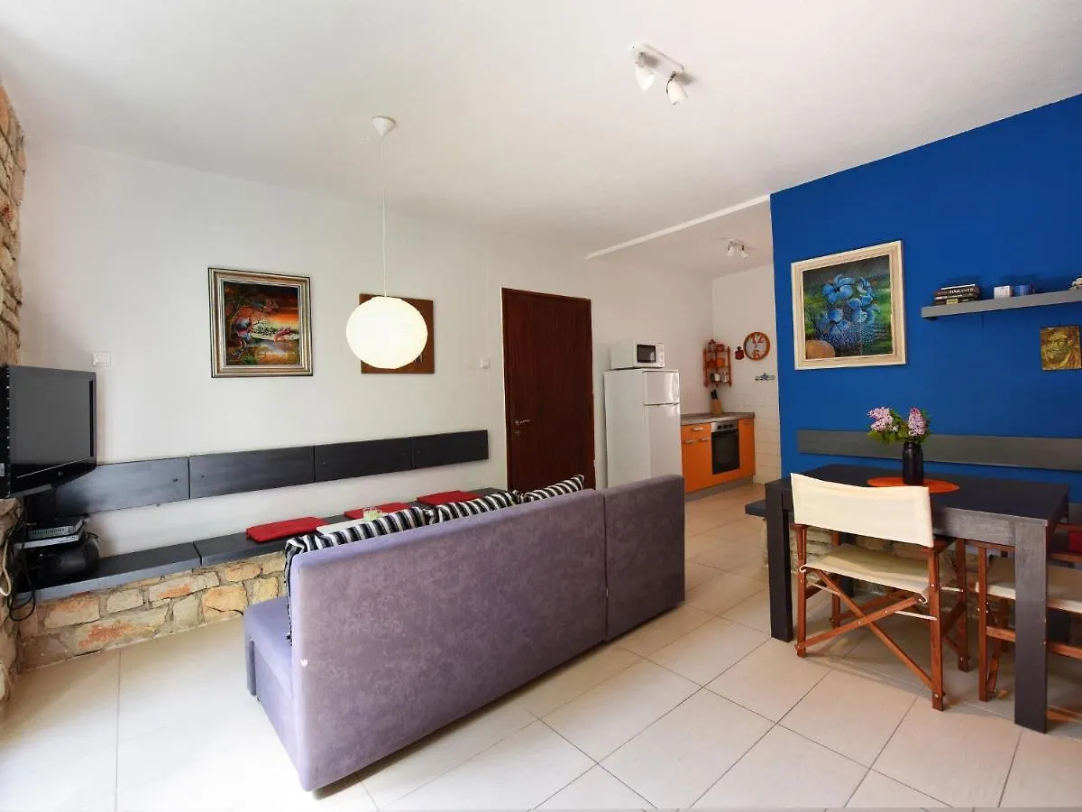 Apartment Andrea Old Town بوريتش