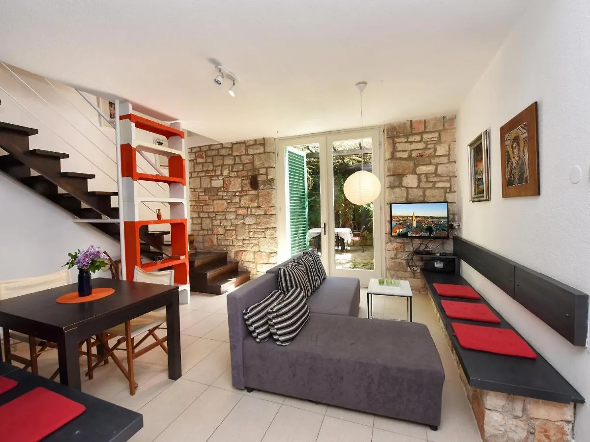 Apartment Andrea Old Town بوريتش