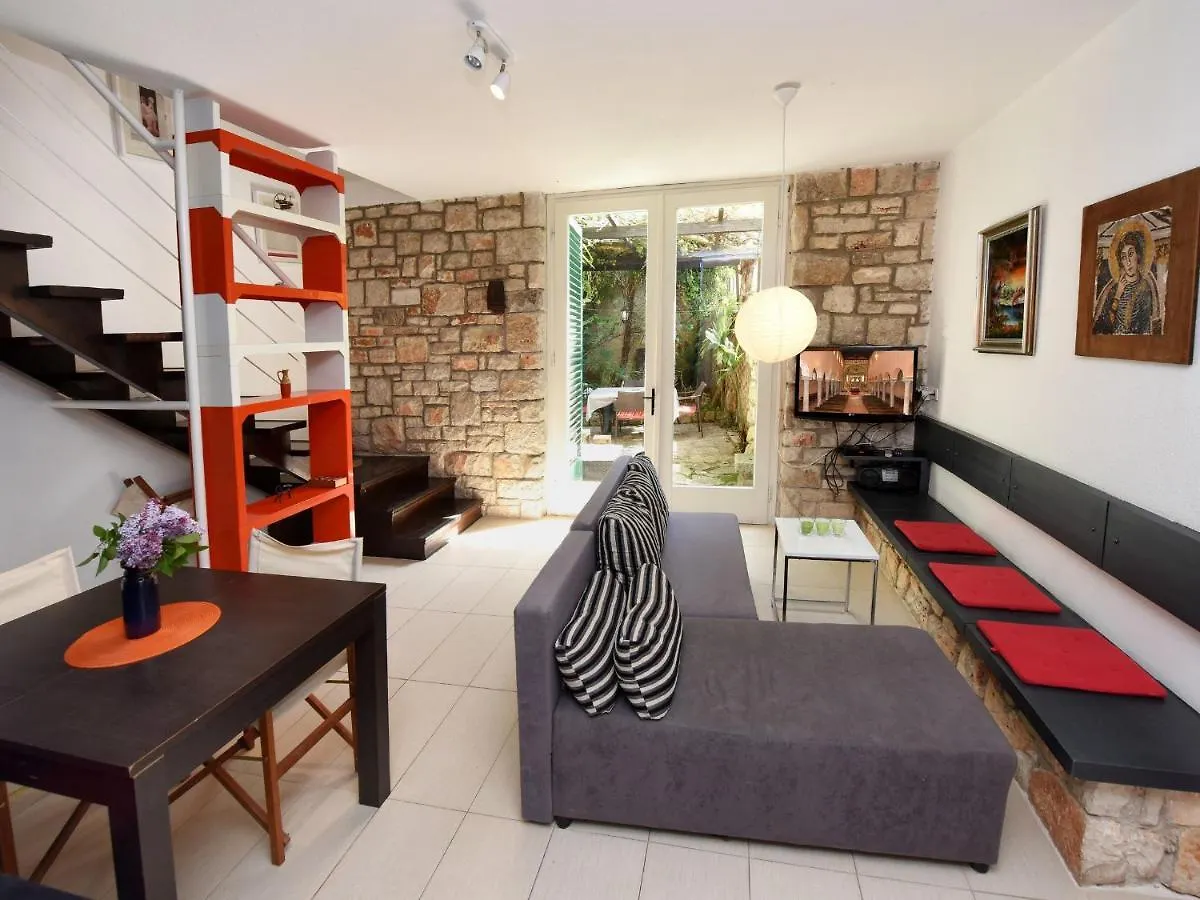 Apartment Andrea Old Town بوريتش 0*,